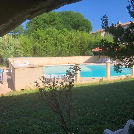 Hotel De La Madeleine Anduze Bagian luar foto