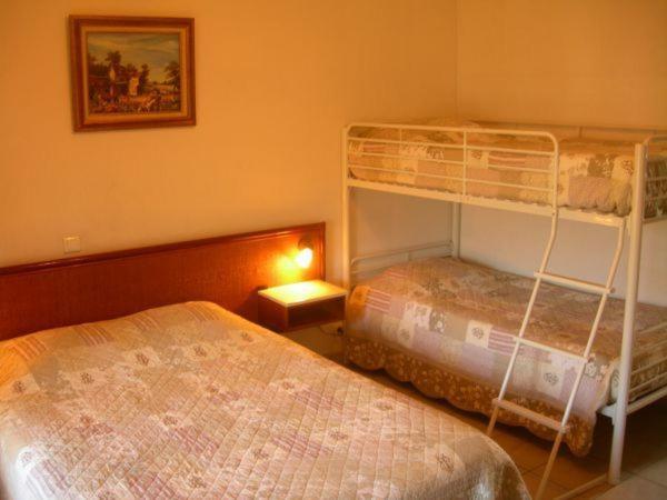 Hotel De La Madeleine Anduze Ruang foto